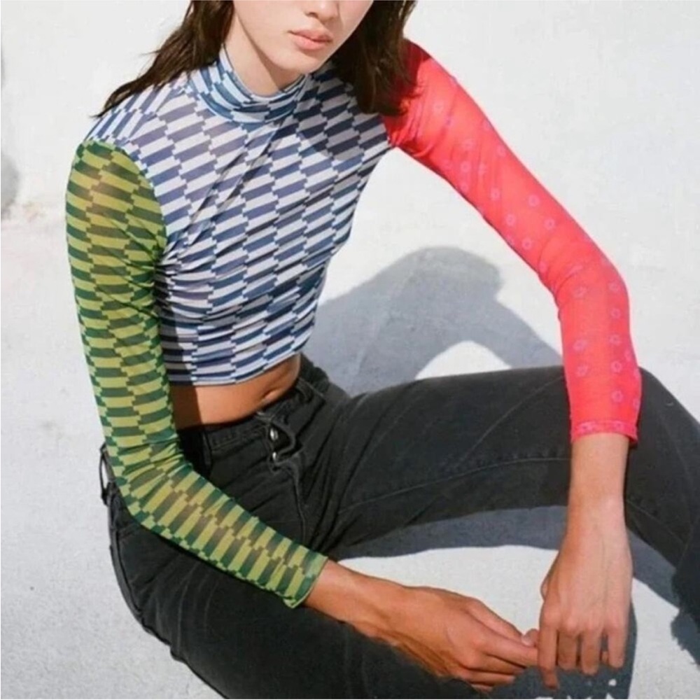 Lisa Says Gah Ana Turtleneck